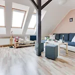 Jane's Attic *